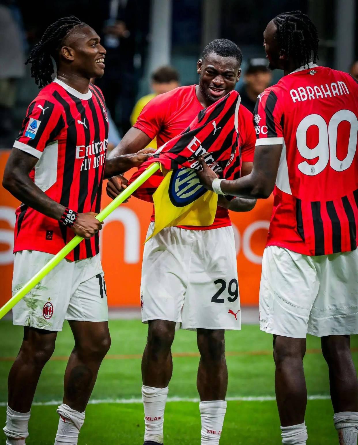 米兰体育官网-英超赛程吃紧，AC米兰今晨强势反弹，悬念犹存，年轻球员得到机会的简单介绍