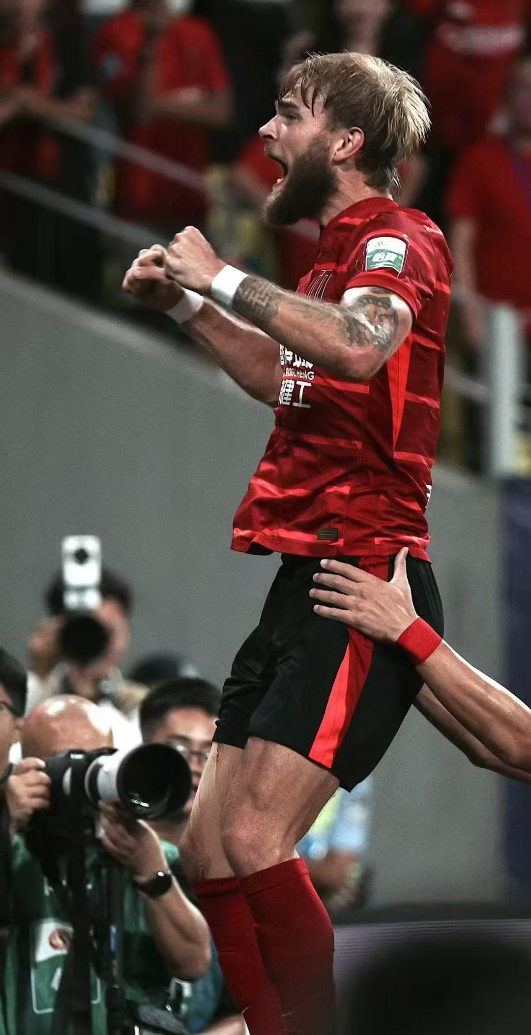 MILANSPORT入口-关于冲刺阶段体能课后，利物浦远射贴柱备战西甲，管理层满意，年轻球员得到机会的信息